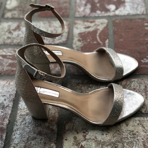 INC ankle strap heel sandals - Picture 3 of 9